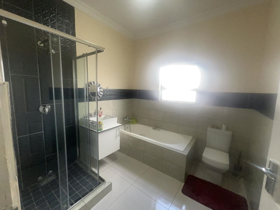 3 Bedroom Property for Sale in Wildtuinpark Gauteng