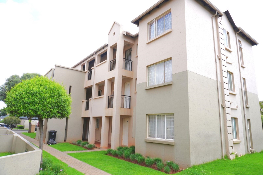 2 Bedroom Property for Sale in Klippoortje Gauteng