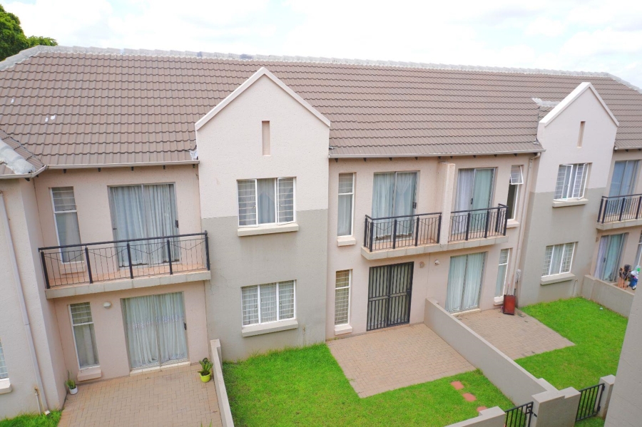 2 Bedroom Property for Sale in Klippoortje Gauteng