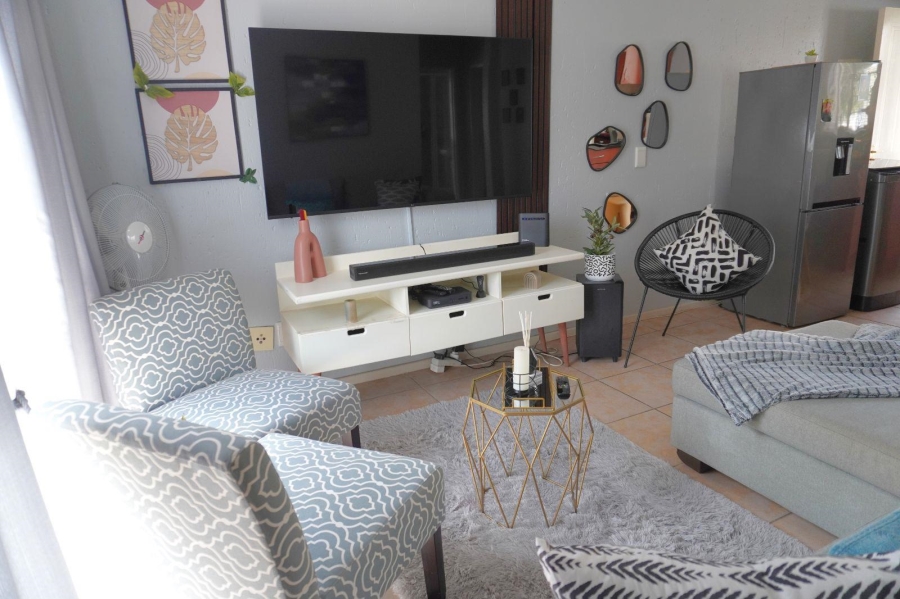 2 Bedroom Property for Sale in Klippoortje Gauteng