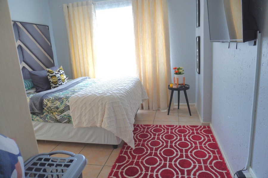 2 Bedroom Property for Sale in Klippoortje Gauteng