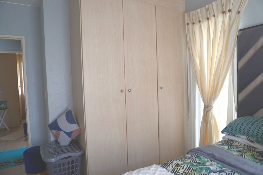 2 Bedroom Property for Sale in Klippoortje Gauteng