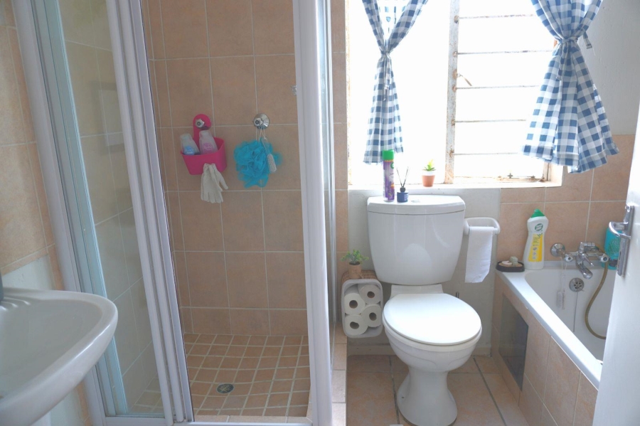 2 Bedroom Property for Sale in Klippoortje Gauteng