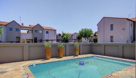 2 Bedroom Property for Sale in Buccleuch Gauteng