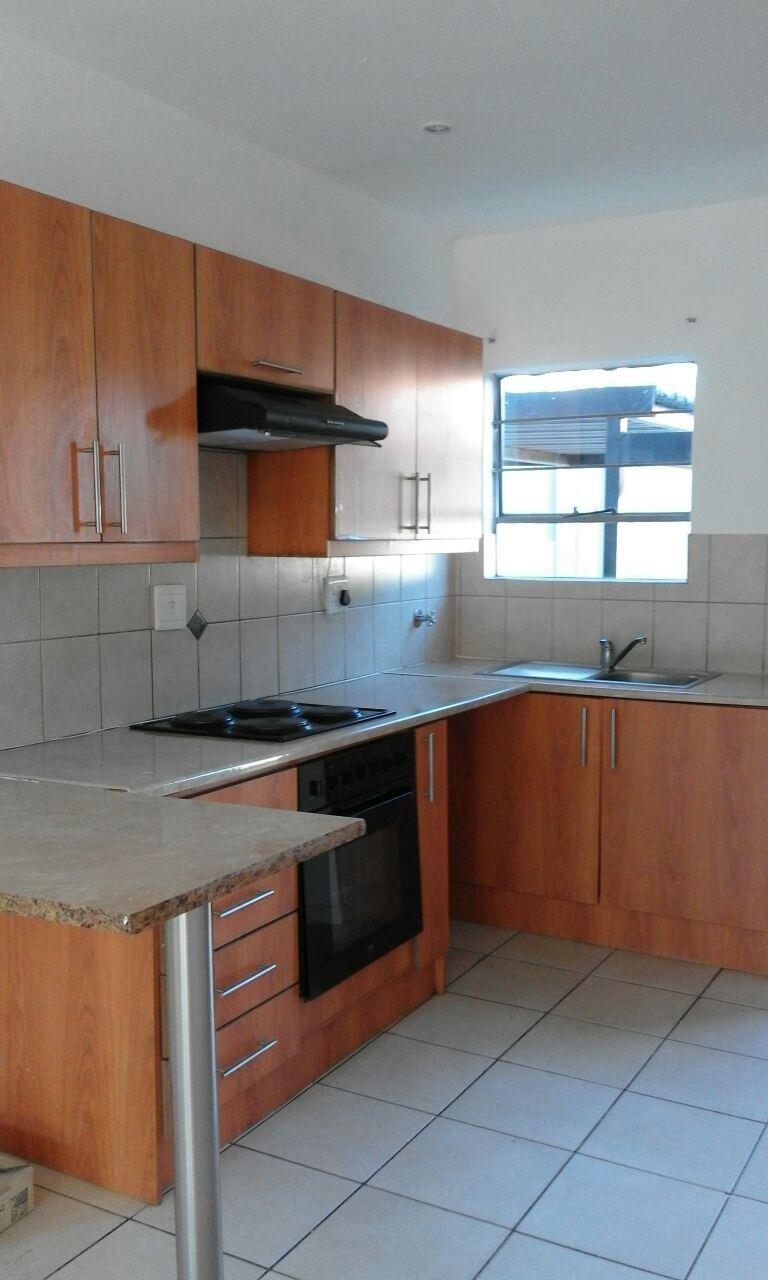 2 Bedroom Property for Sale in Buccleuch Gauteng