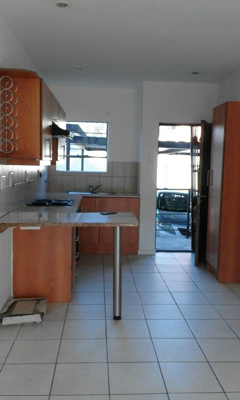 2 Bedroom Property for Sale in Buccleuch Gauteng