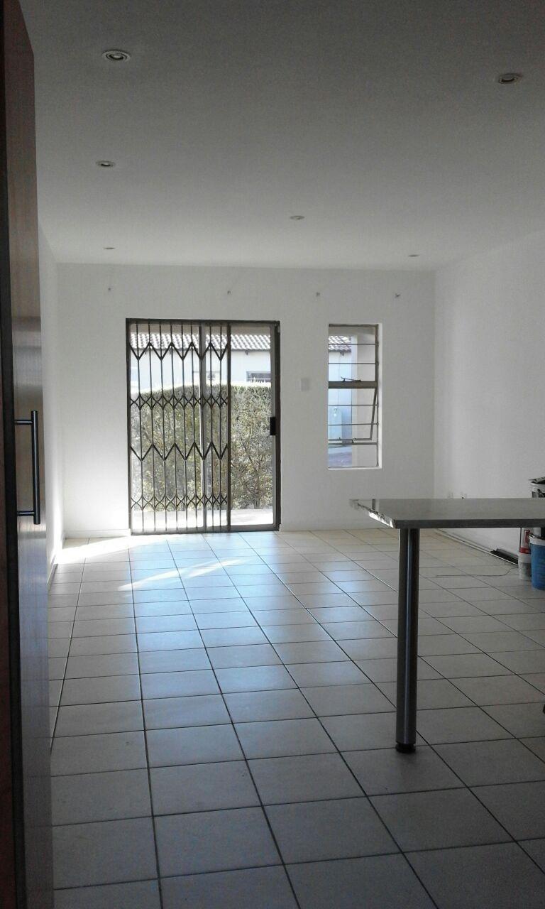 2 Bedroom Property for Sale in Buccleuch Gauteng
