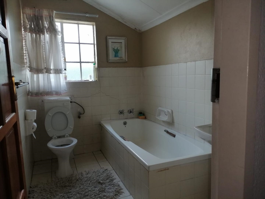 3 Bedroom Property for Sale in Buccleuch Gauteng