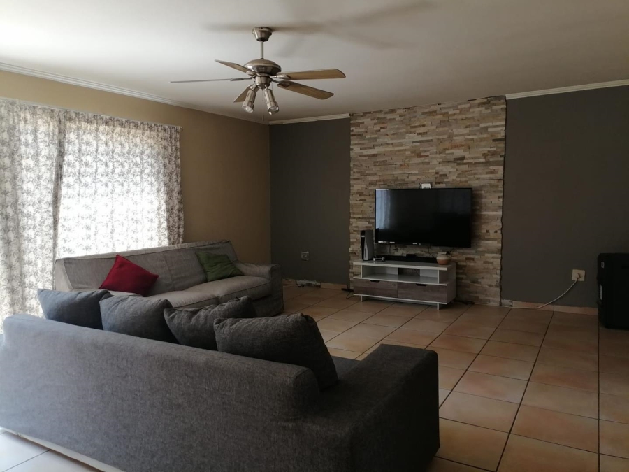 3 Bedroom Property for Sale in Buccleuch Gauteng