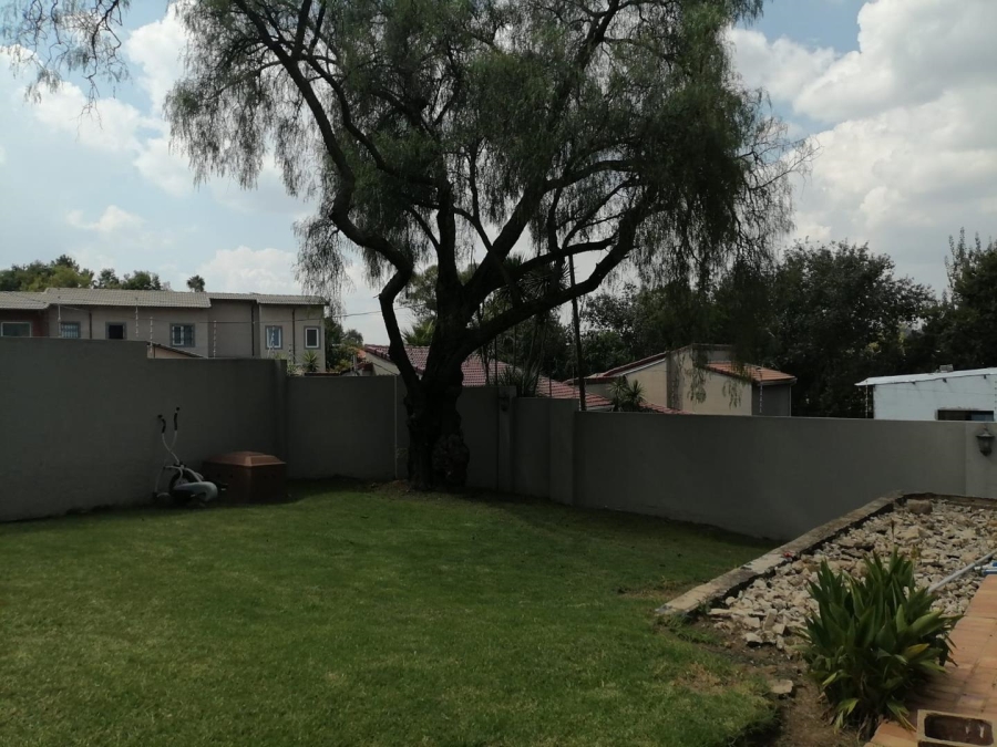 3 Bedroom Property for Sale in Buccleuch Gauteng