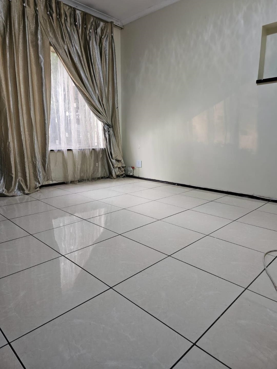 4 Bedroom Property for Sale in Rembrandt Park Gauteng