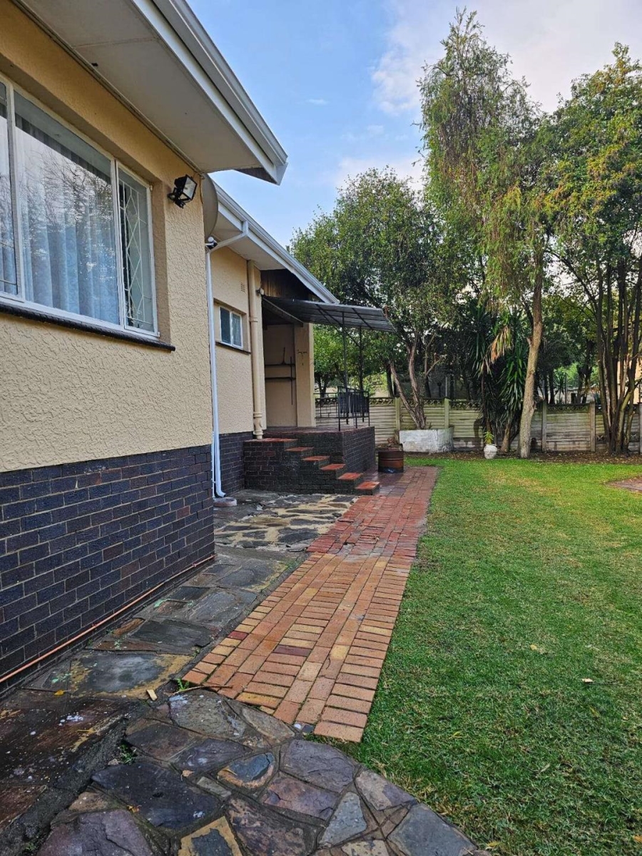 4 Bedroom Property for Sale in Rembrandt Park Gauteng