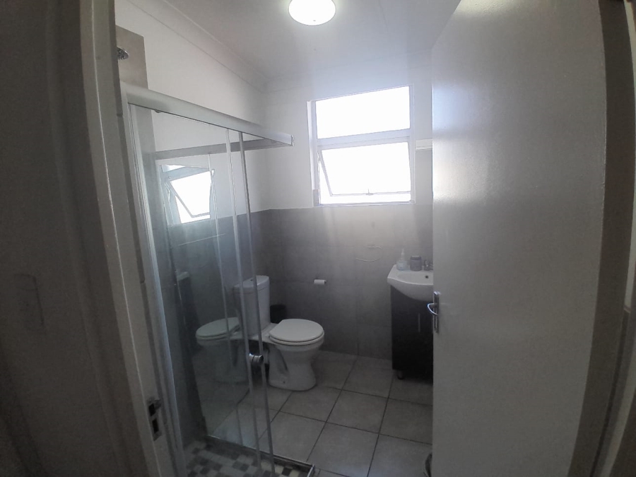 To Let 1 Bedroom Property for Rent in Highlands North Gauteng