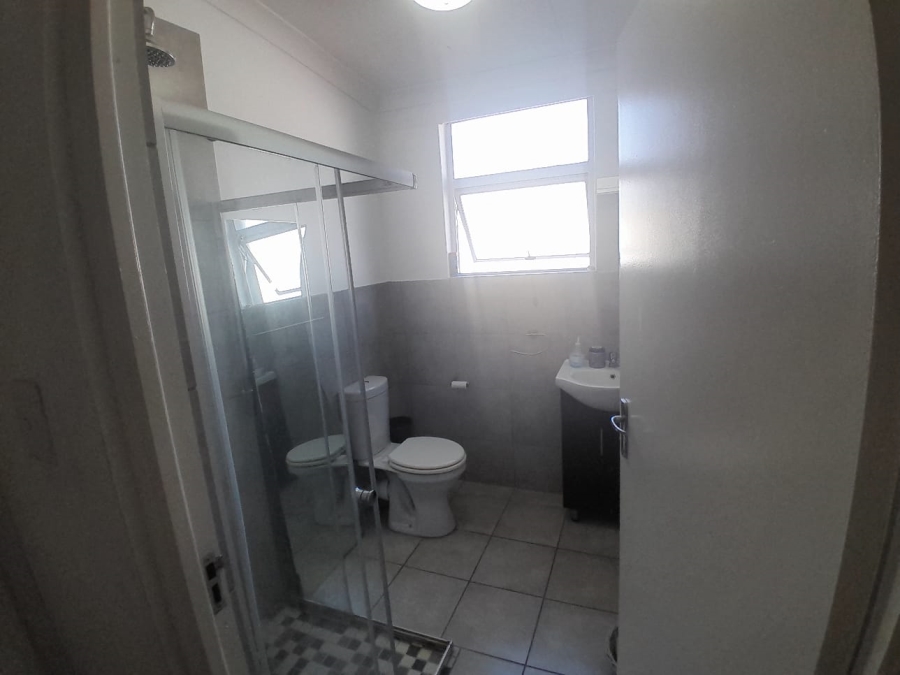 To Let 1 Bedroom Property for Rent in Highlands North Gauteng