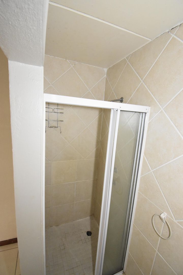 1 Bedroom Property for Sale in Sonneglans Gauteng