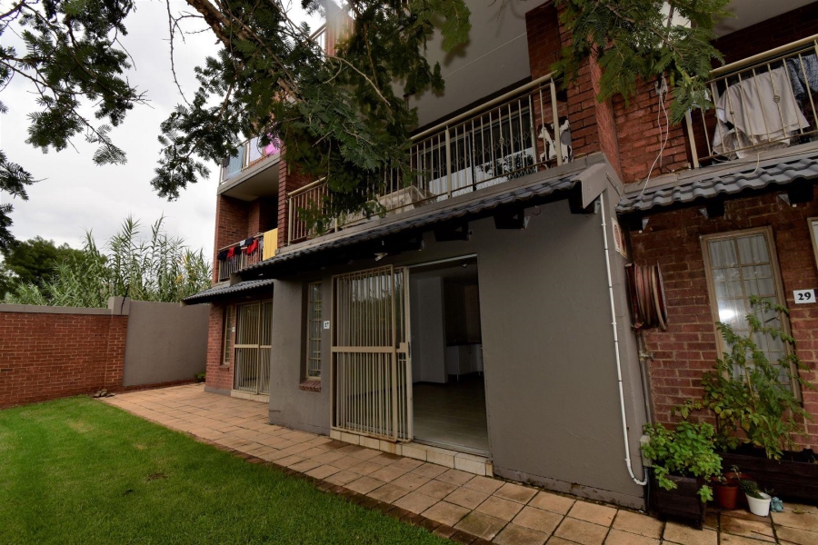1 Bedroom Property for Sale in Sonneglans Gauteng