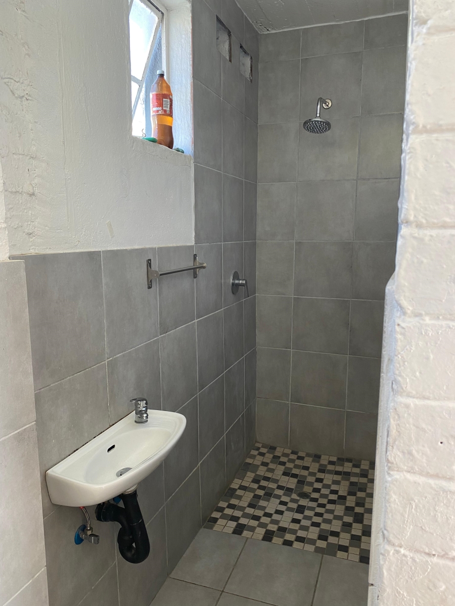 To Let 1 Bedroom Property for Rent in Highlands North Gauteng