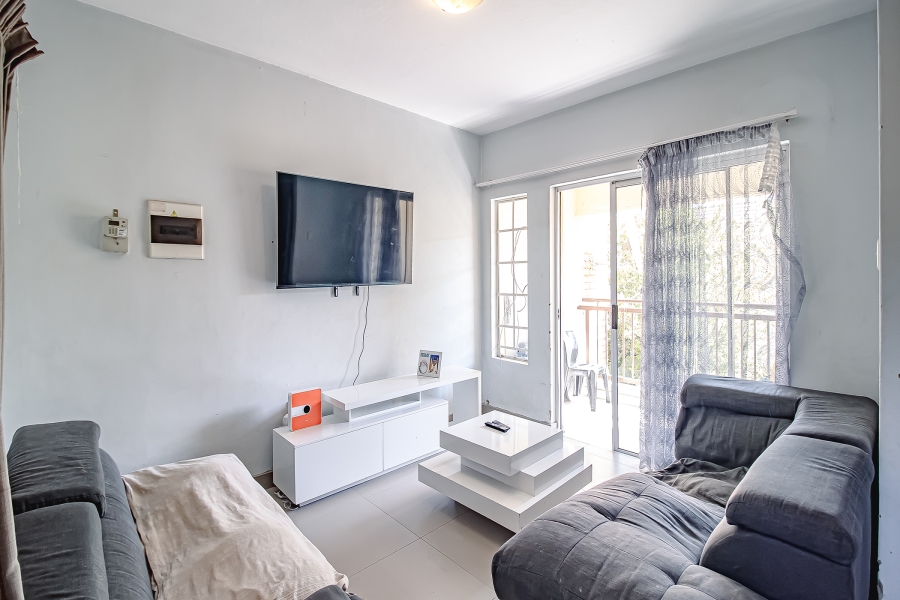 2 Bedroom Property for Sale in Kosmosdal Gauteng
