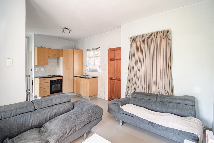 2 Bedroom Property for Sale in Kosmosdal Gauteng