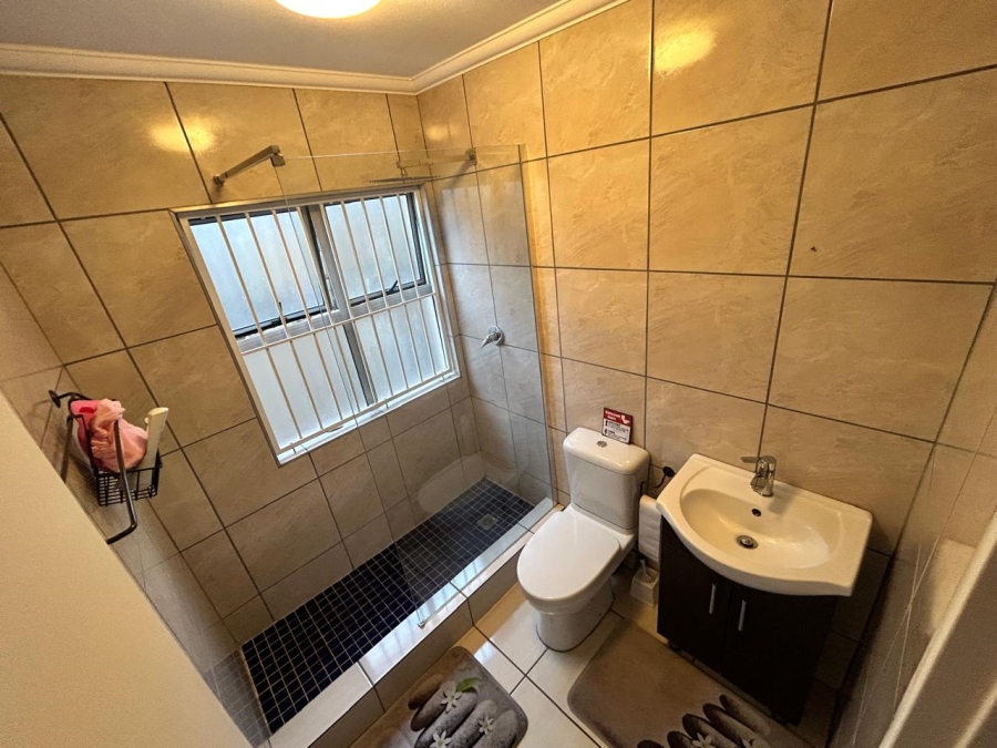 To Let 2 Bedroom Property for Rent in Noordhang Gauteng