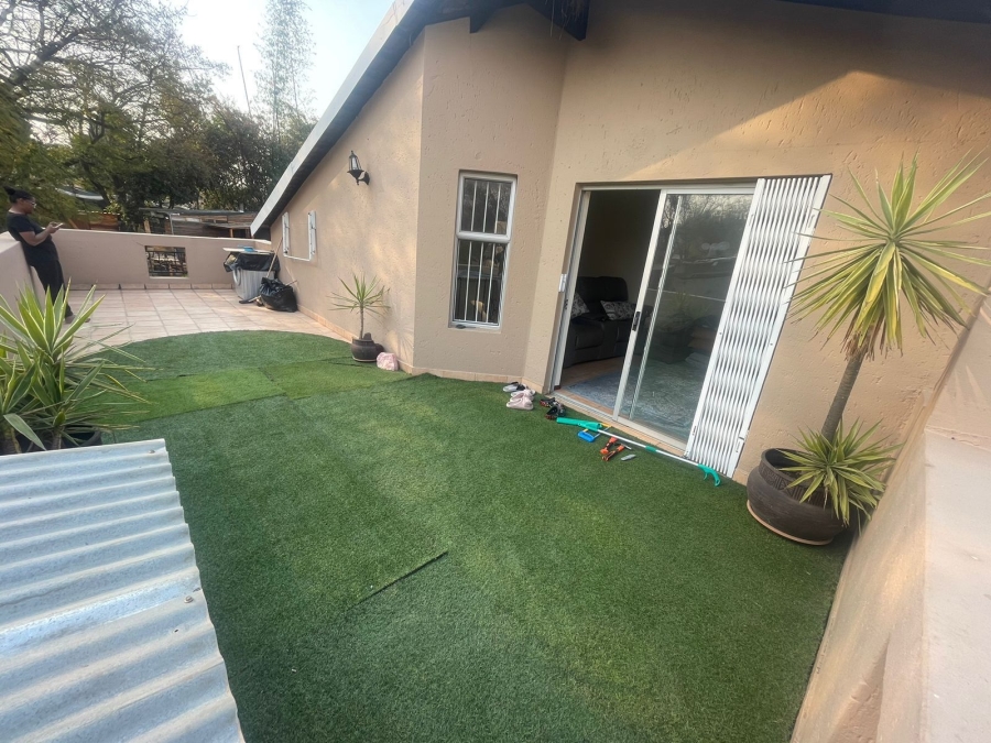To Let 2 Bedroom Property for Rent in Noordhang Gauteng