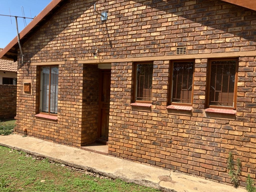 To Let 2 Bedroom Property for Rent in Mahube Valley Gauteng