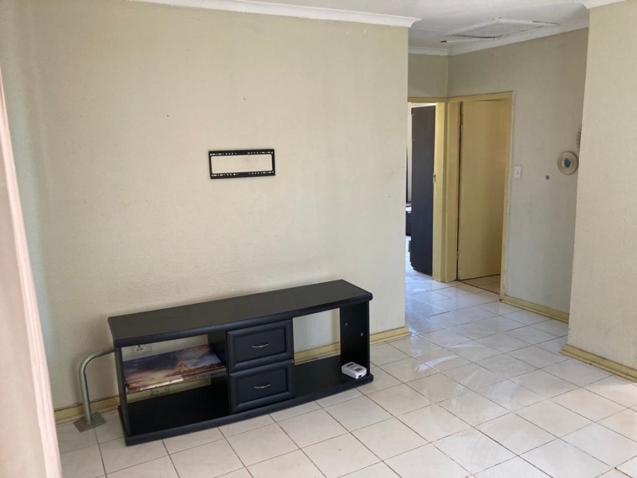 To Let 2 Bedroom Property for Rent in Mahube Valley Gauteng