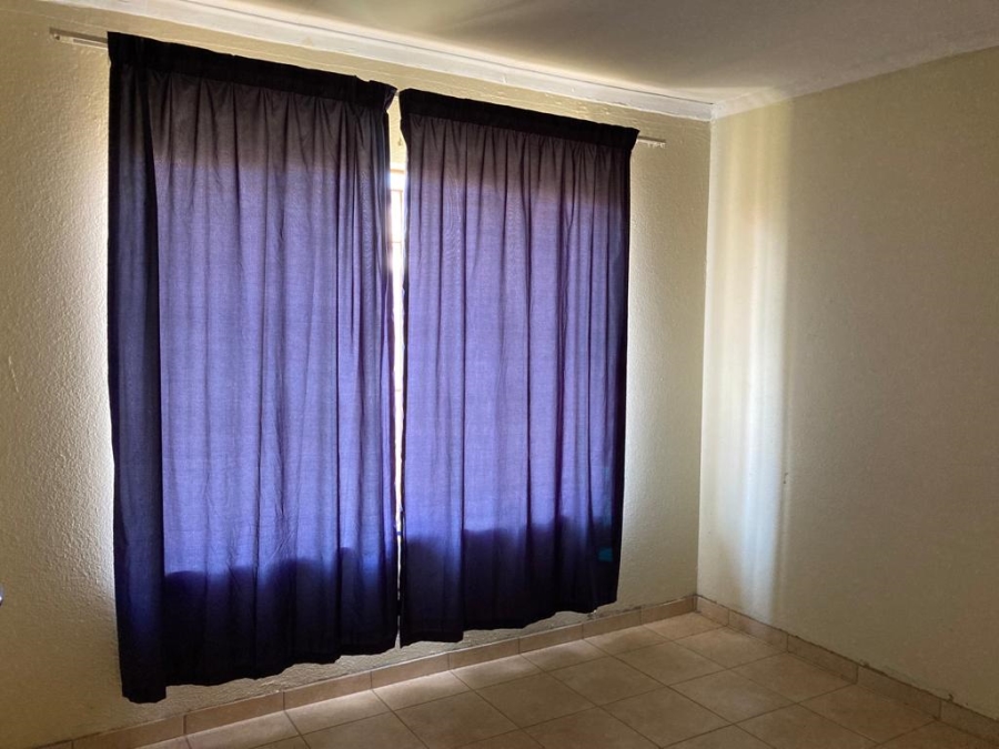 To Let 2 Bedroom Property for Rent in Mahube Valley Gauteng