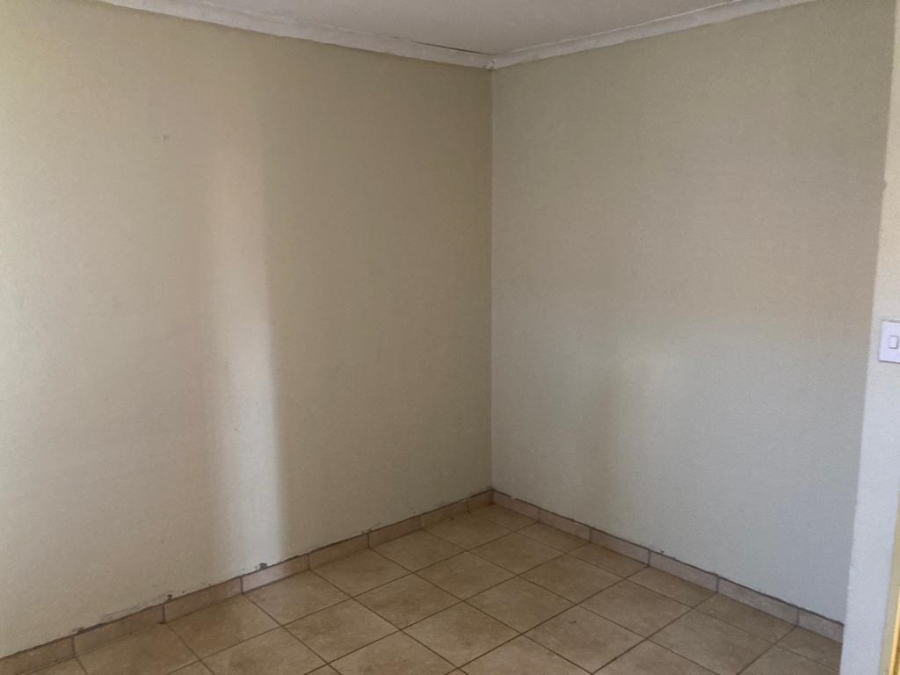 To Let 2 Bedroom Property for Rent in Mahube Valley Gauteng