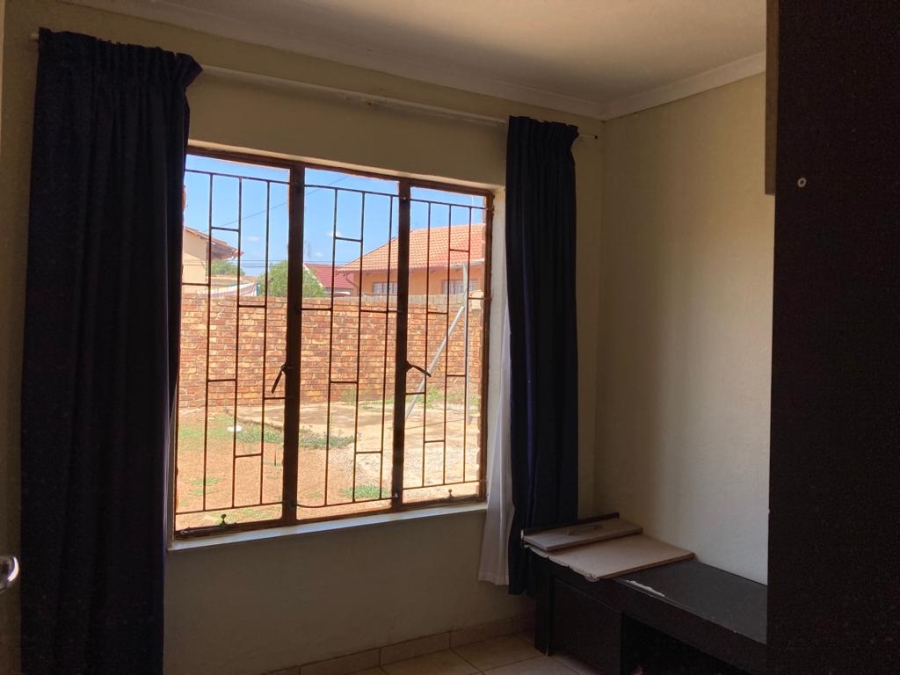 To Let 2 Bedroom Property for Rent in Mahube Valley Gauteng