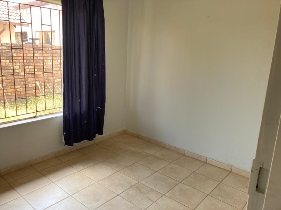 To Let 2 Bedroom Property for Rent in Mahube Valley Gauteng