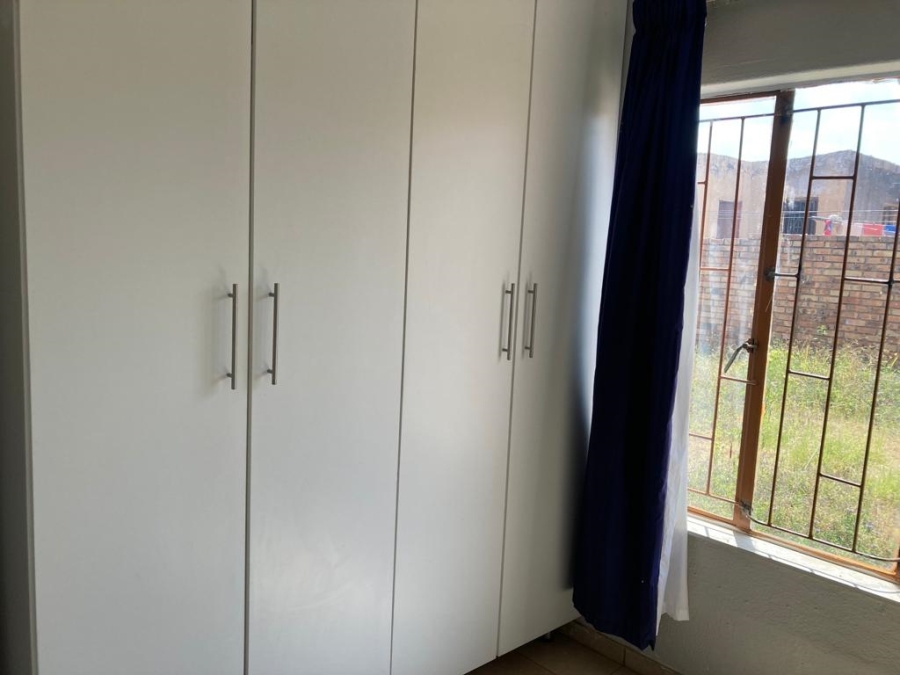 To Let 2 Bedroom Property for Rent in Mahube Valley Gauteng