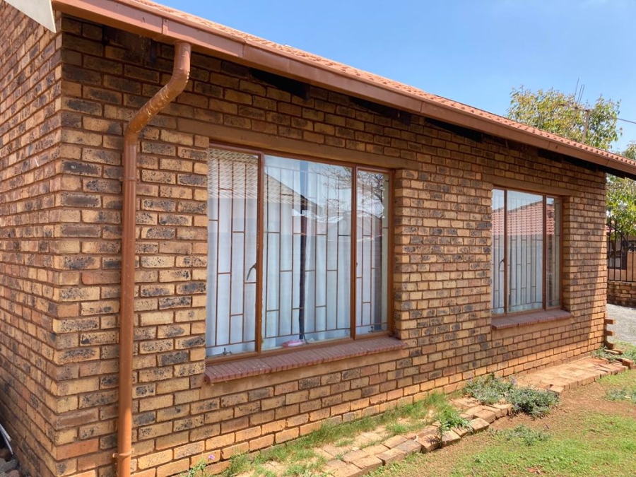 To Let 2 Bedroom Property for Rent in Mahube Valley Gauteng