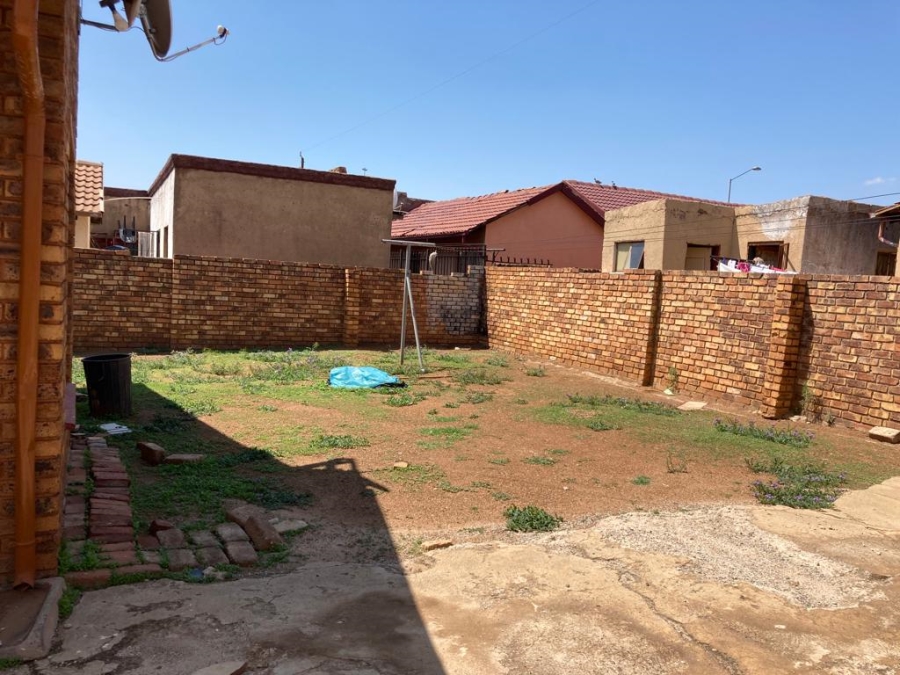 To Let 2 Bedroom Property for Rent in Mahube Valley Gauteng