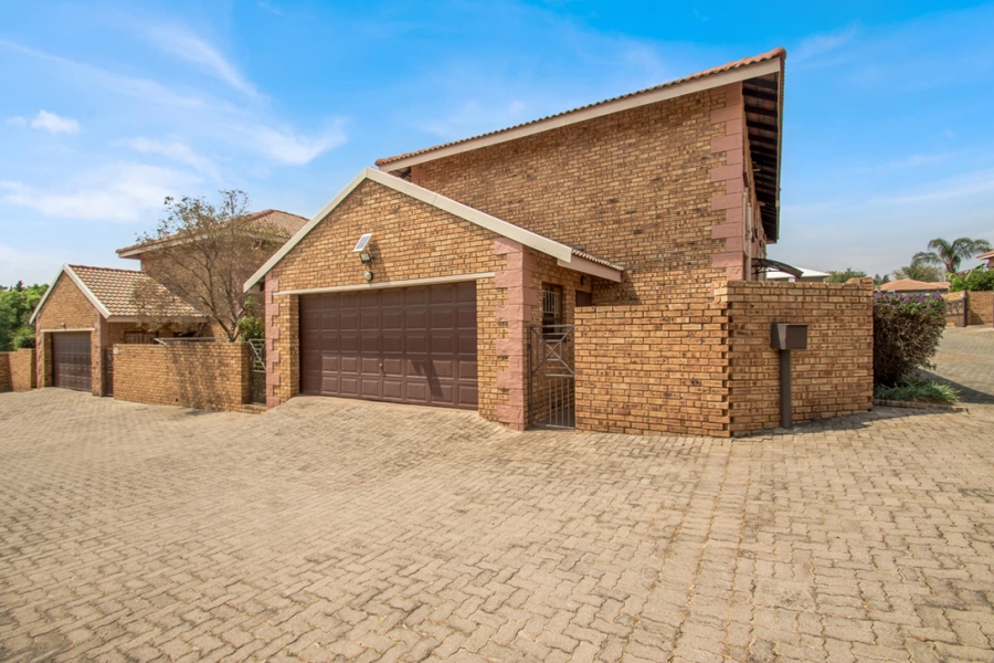 3 Bedroom Property for Sale in Honeydew Manor Gauteng