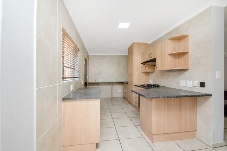 3 Bedroom Property for Sale in Honeydew Manor Gauteng