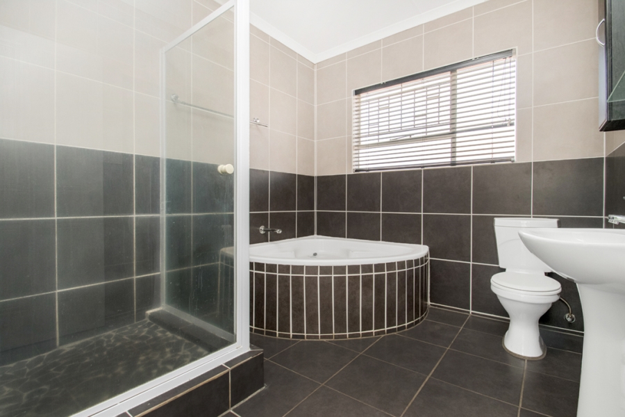3 Bedroom Property for Sale in Honeydew Manor Gauteng