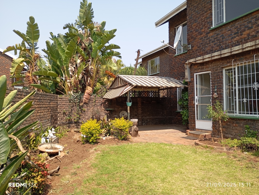 3 Bedroom Property for Sale in Birchleigh North Gauteng