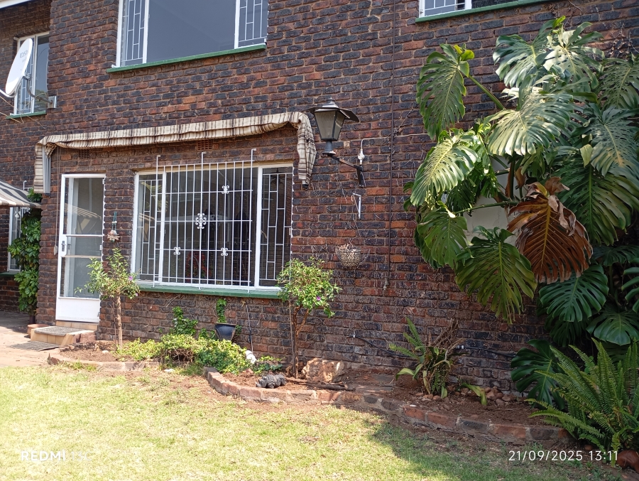 3 Bedroom Property for Sale in Birchleigh North Gauteng