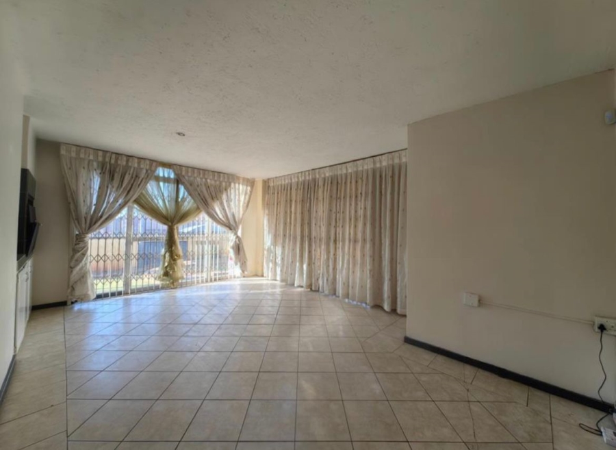 3 Bedroom Property for Sale in Amandasig Gauteng