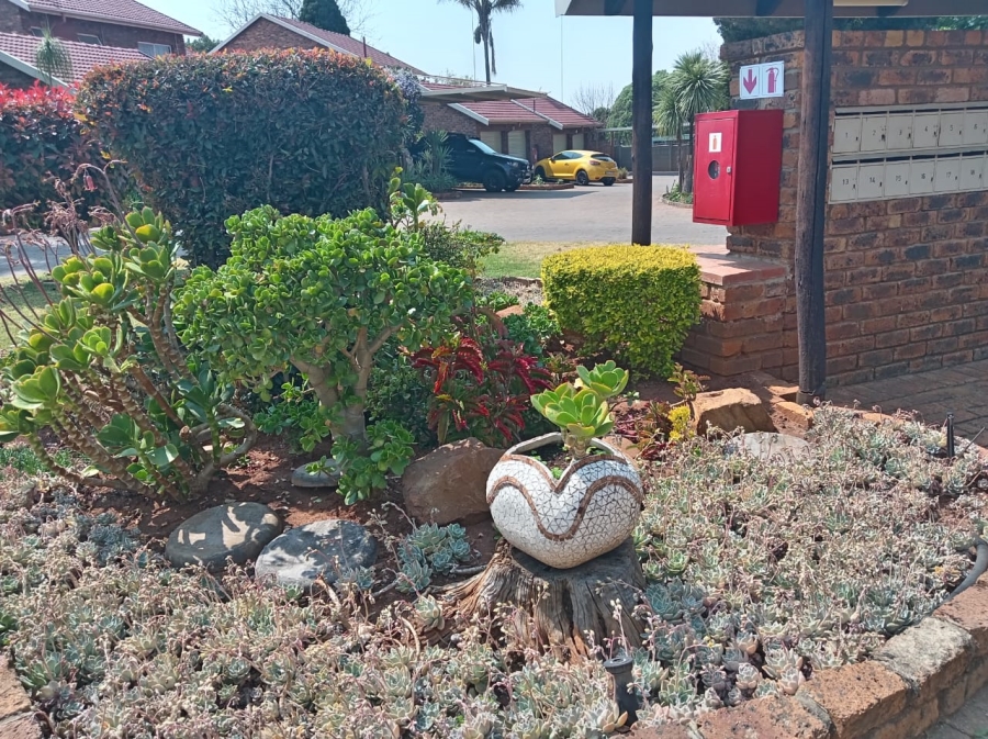 To Let 3 Bedroom Property for Rent in Birchleigh Gauteng