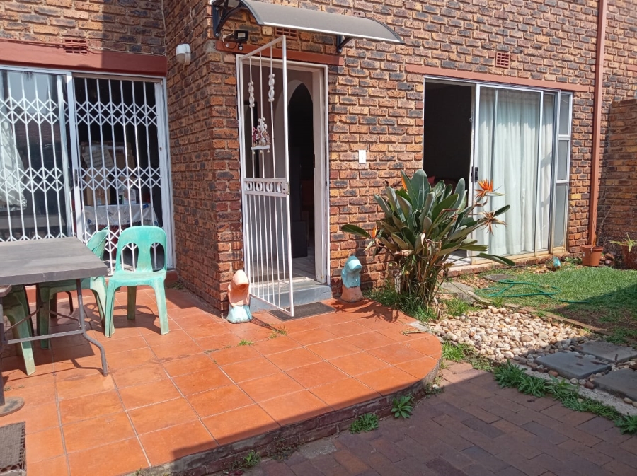 To Let 3 Bedroom Property for Rent in Birchleigh Gauteng