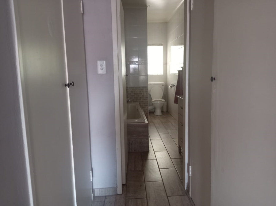 To Let 3 Bedroom Property for Rent in Birchleigh Gauteng