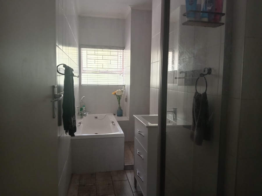 To Let 3 Bedroom Property for Rent in Birchleigh Gauteng