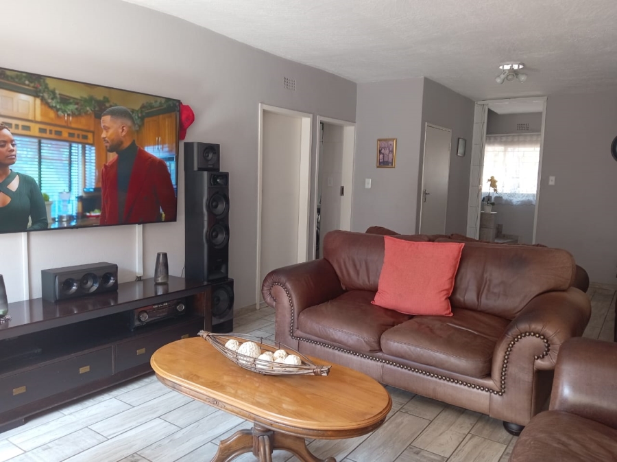 To Let 3 Bedroom Property for Rent in Birchleigh Gauteng