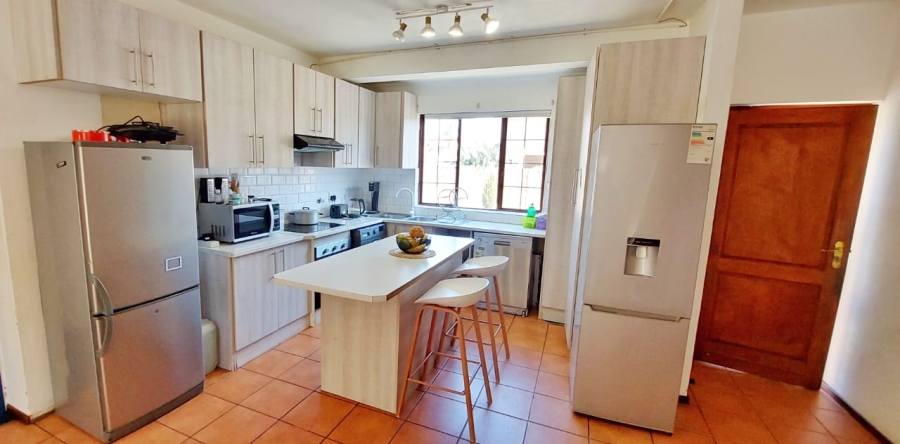 4 Bedroom Property for Sale in Halfway Gardens Gauteng