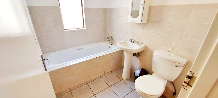 4 Bedroom Property for Sale in Halfway Gardens Gauteng