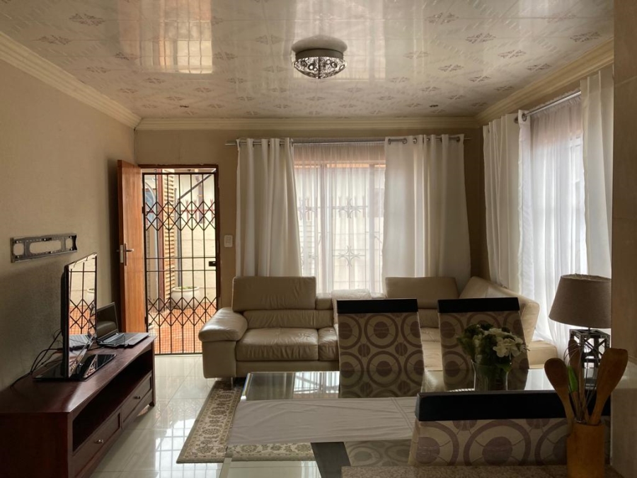 To Let 3 Bedroom Property for Rent in Nellmapius Gauteng