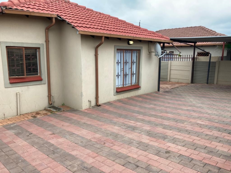 To Let 3 Bedroom Property for Rent in Nellmapius Gauteng