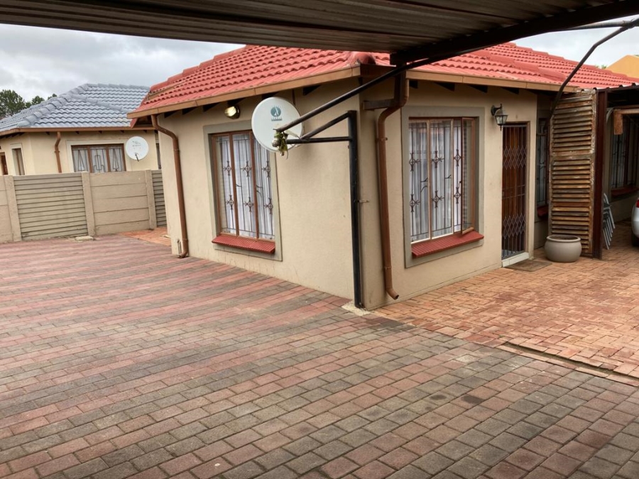 To Let 3 Bedroom Property for Rent in Nellmapius Gauteng
